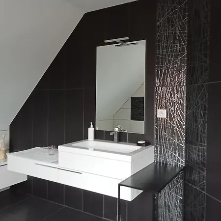 Elegantes Et Salle De Bain Privee
